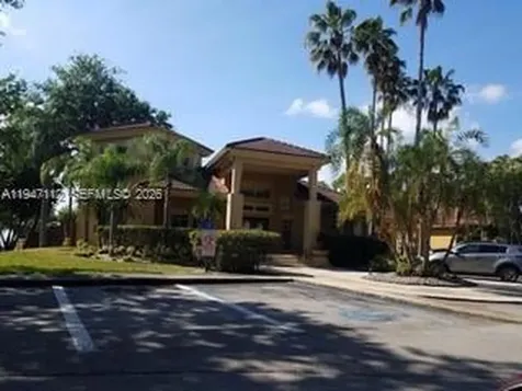 4863 Via Palm Lakes West Palm Beach FL 33417