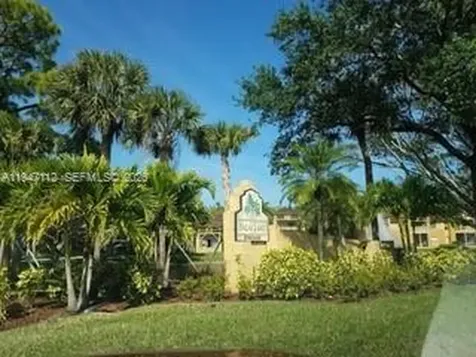 4863 Via Palm Lakes West Palm Beach FL 33417