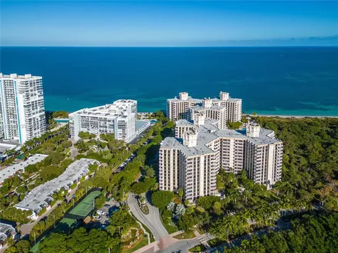1121 Crandon Boulevard Key Biscayne FL 33149