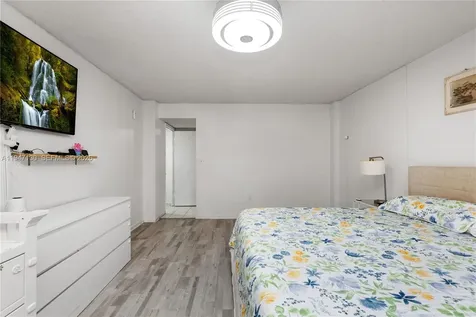 2800 N 46th Avenue Hollywood FL 33021