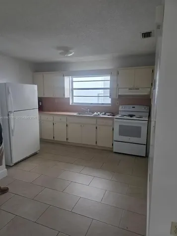 1575 NW 1st Street Miami FL 33125
