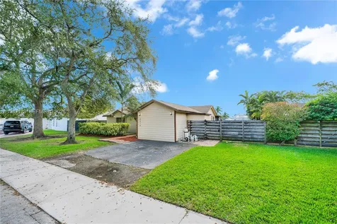 15512 SW 142nd Court Miami FL 33177