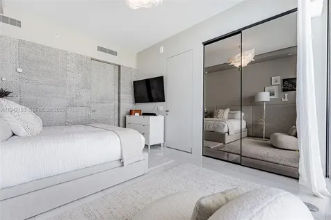 18975 Collins Avenue Sunny Isles Beach FL 33160