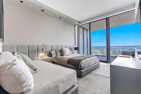 18975 Collins Avenue Sunny Isles Beach FL 33160