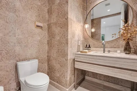 18975 Collins Avenue Sunny Isles Beach FL 33160