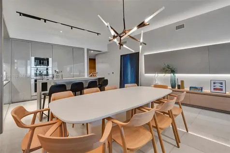 18975 Collins Avenue Sunny Isles Beach FL 33160