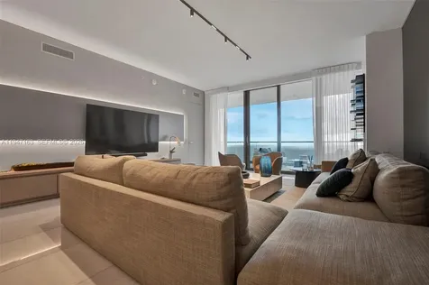 18975 Collins Avenue Sunny Isles Beach FL 33160