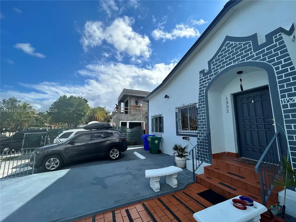 1352 SW 16th Street Miami FL 33145