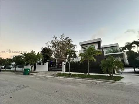 1352 SW 16th Street Miami FL 33145