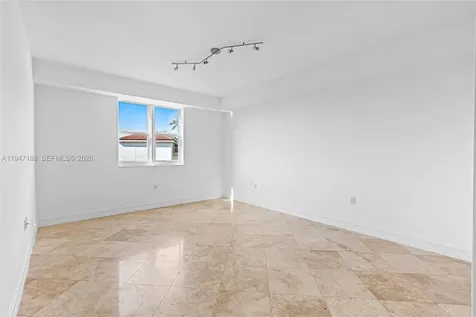 19900 E Country Club Drive Aventura FL 33180