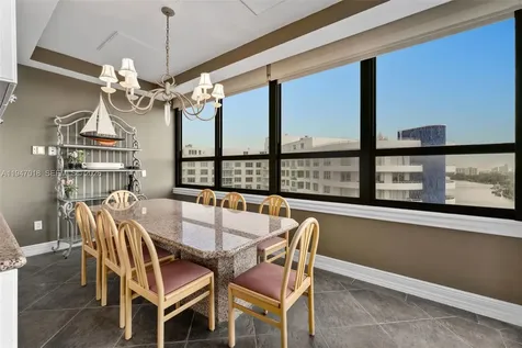 5225 Collins Avenue Miami Beach FL 33140