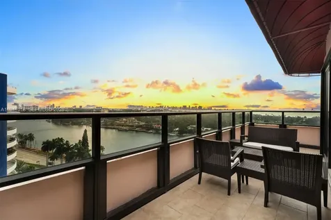 5225 Collins Avenue Miami Beach FL 33140