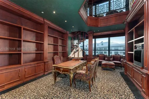 5225 Collins Avenue Miami Beach FL 33140