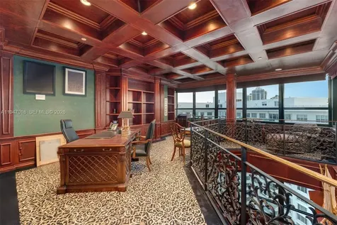 5225 Collins Avenue Miami Beach FL 33140