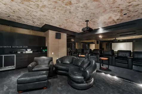 5225 Collins Avenue Miami Beach FL 33140