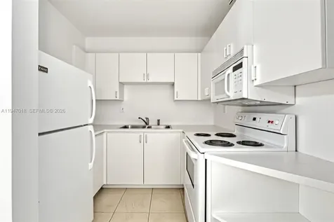 5225 Collins Avenue Miami Beach FL 33140