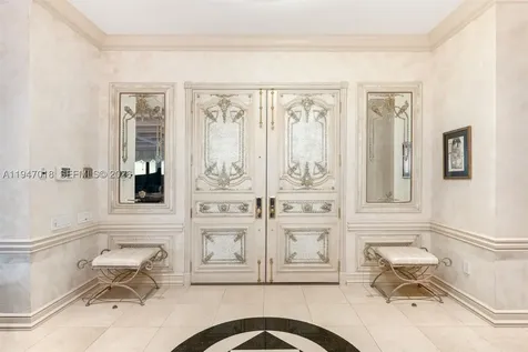 5225 Collins Avenue Miami Beach FL 33140