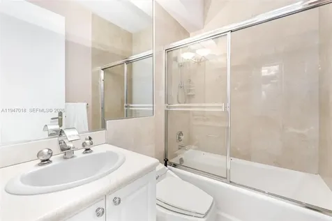 5225 Collins Avenue Miami Beach FL 33140