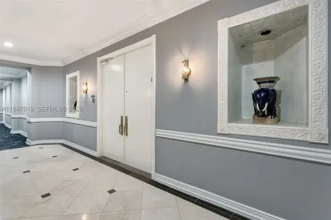5225 Collins Avenue Miami Beach FL 33140