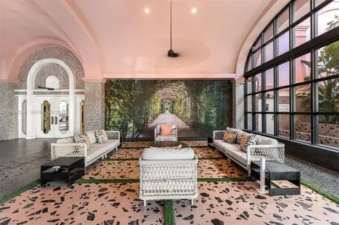 5225 Collins Avenue Miami Beach FL 33140