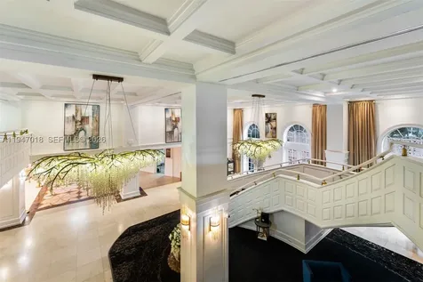 5225 Collins Avenue Miami Beach FL 33140
