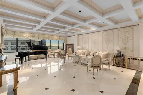 5225 Collins Avenue Miami Beach FL 33140