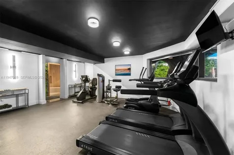 5225 Collins Avenue Miami Beach FL 33140