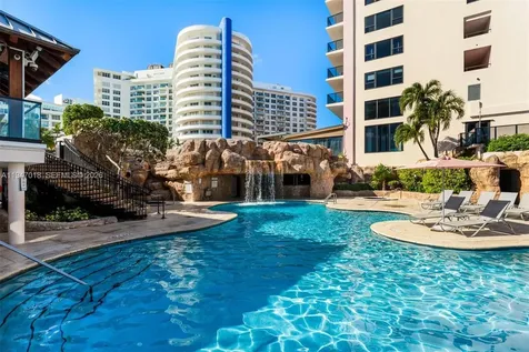 5225 Collins Avenue Miami Beach FL 33140
