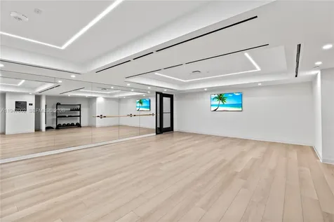 225 N Miami Avenue Miami FL 33128