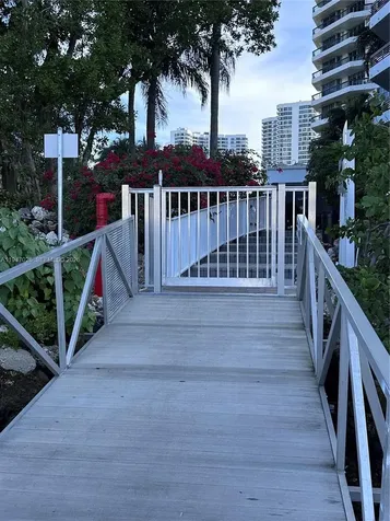 3575 Mystic Pointe Dr, Slip 7 Aventura FL 33180