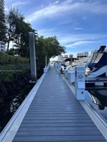 3575 Mystic Pointe Dr, Slip 7 Aventura FL 33180