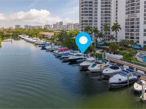 3575 Mystic Pointe Dr, Slip 7 Aventura FL 33180