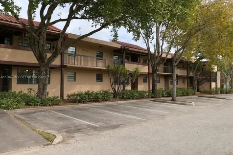 20851 San Simeon Way Miami FL 33179