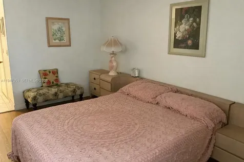 20851 San Simeon Way Miami FL 33179