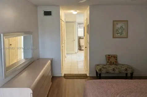 20851 San Simeon Way Miami FL 33179