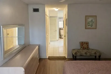 20851 San Simeon Way Miami FL 33179