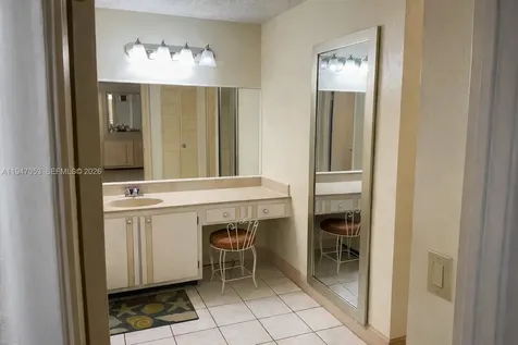 20851 San Simeon Way Miami FL 33179