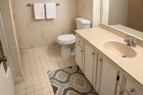 20851 San Simeon Way Miami FL 33179