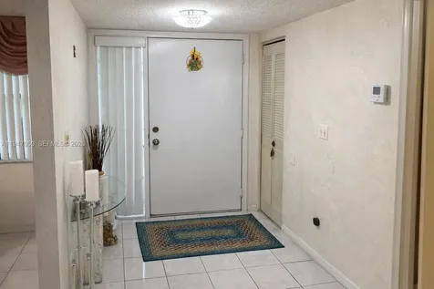 20851 San Simeon Way Miami FL 33179
