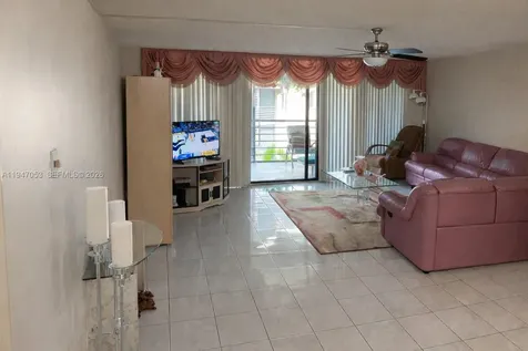 20851 San Simeon Way Miami FL 33179