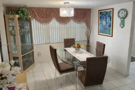 20851 San Simeon Way Miami FL 33179