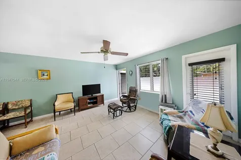15610 NE 6th Avenue Miami FL 33162