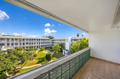 15600 NE 6th Avenue Miami FL 33162