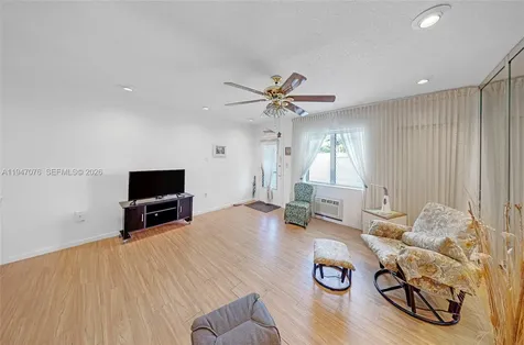 15600 NE 6th Avenue Miami FL 33162