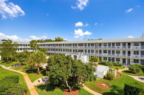 15600 NE 6th Avenue Miami FL 33162