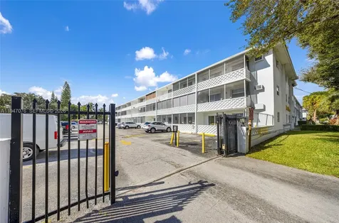 15600 NE 6th Avenue Miami FL 33162