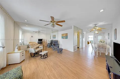 15600 NE 6th Avenue Miami FL 33162