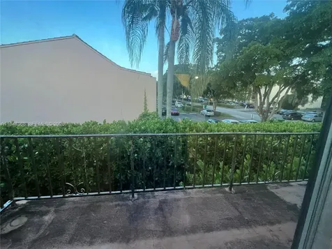 9203 NW 38th Drive Coral Springs FL 33065