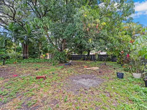 2830 SW 17th Street Miami FL 33145
