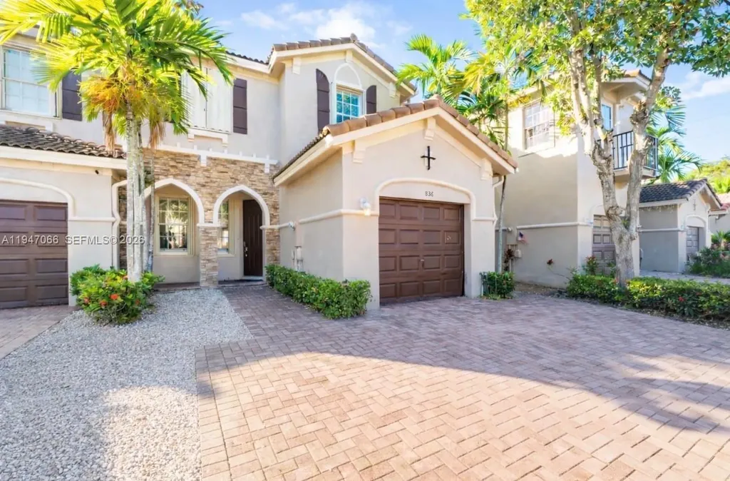 836 SW 154th Path Miami FL 33194